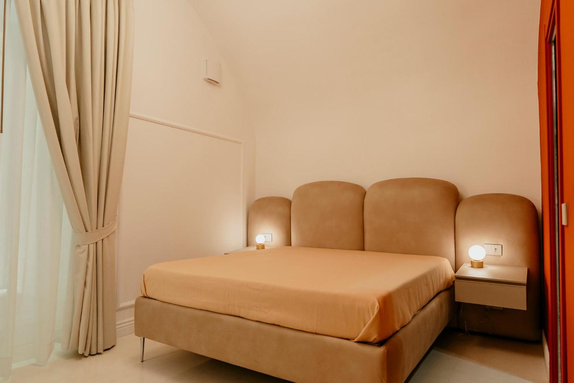 Luxury Apartment-Quartieri Spagn By Alux38 Naples Luaran gambar