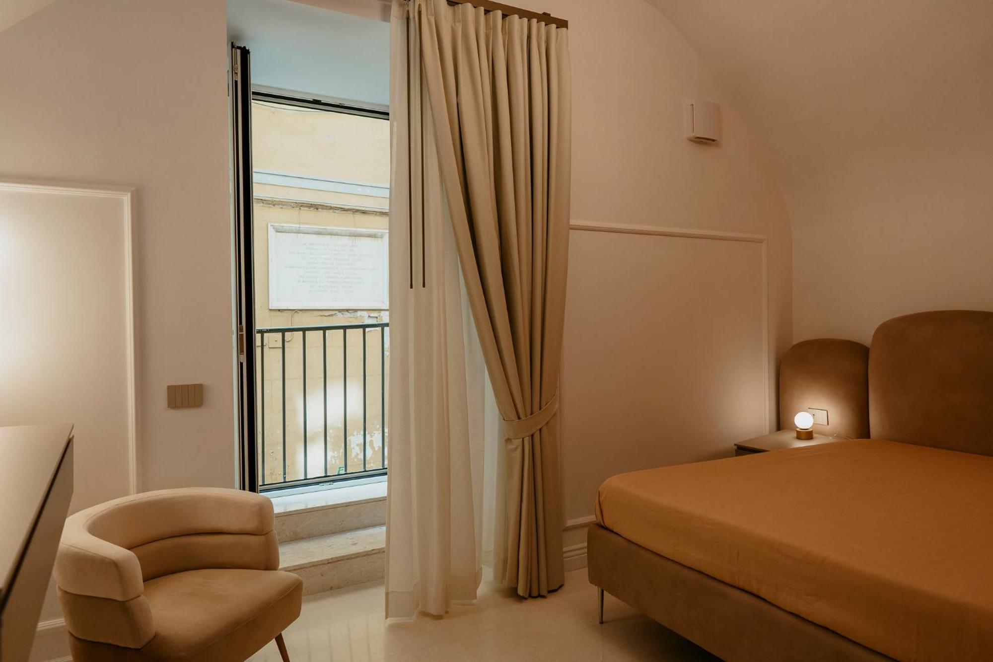 Luxury Apartment-Quartieri Spagn By Alux38 Naples Luaran gambar
