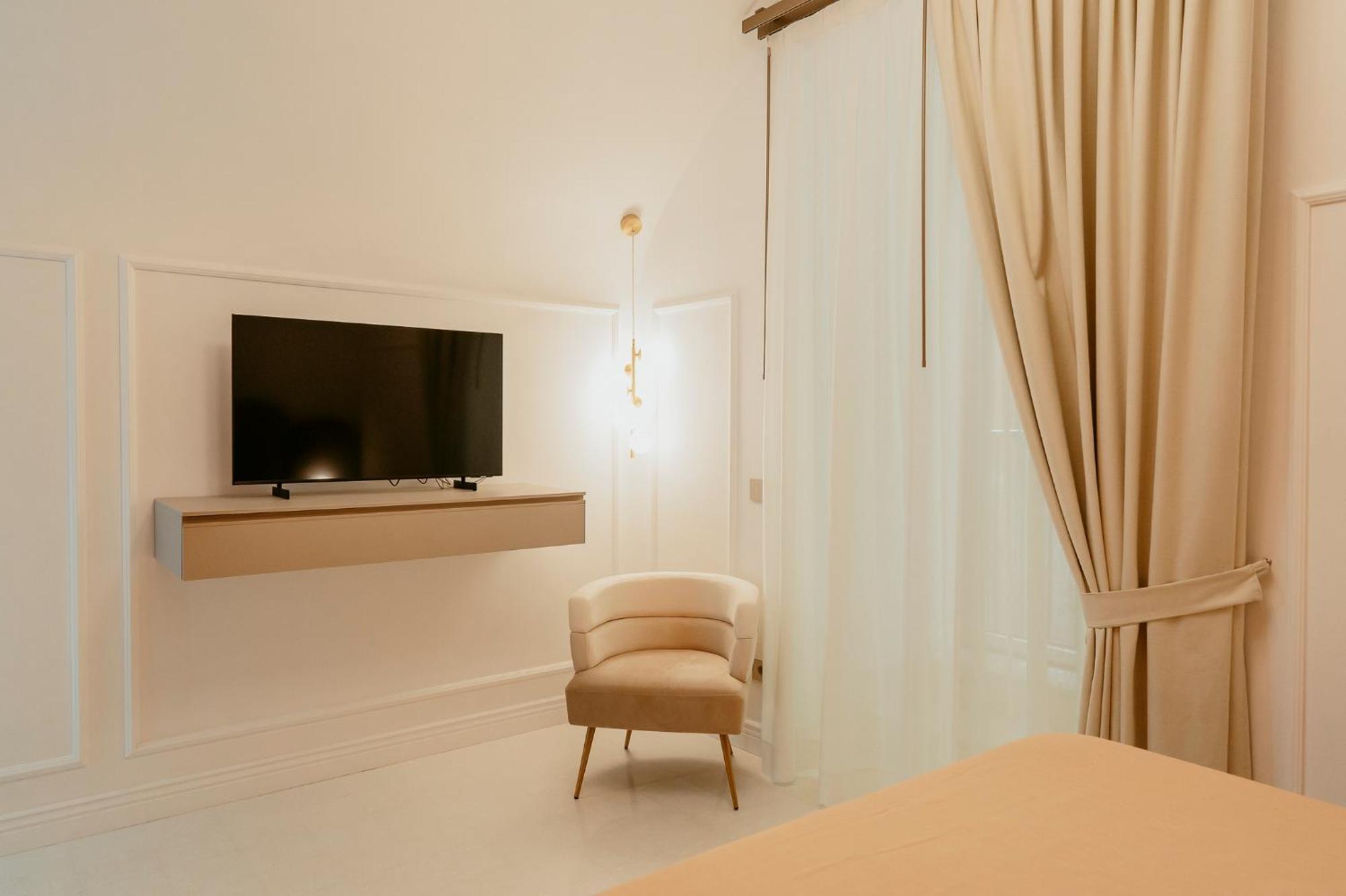 Luxury Apartment-Quartieri Spagn By Alux38 Naples Luaran gambar